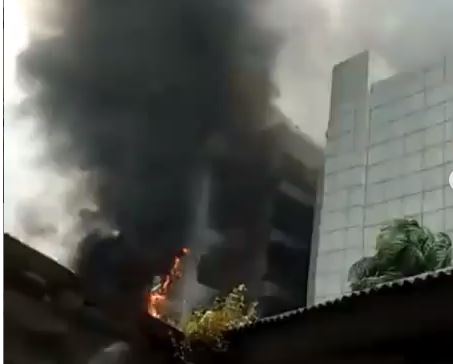 Nigerian Ports Authority Headquarters in Lagos has been set on fire (video) 1