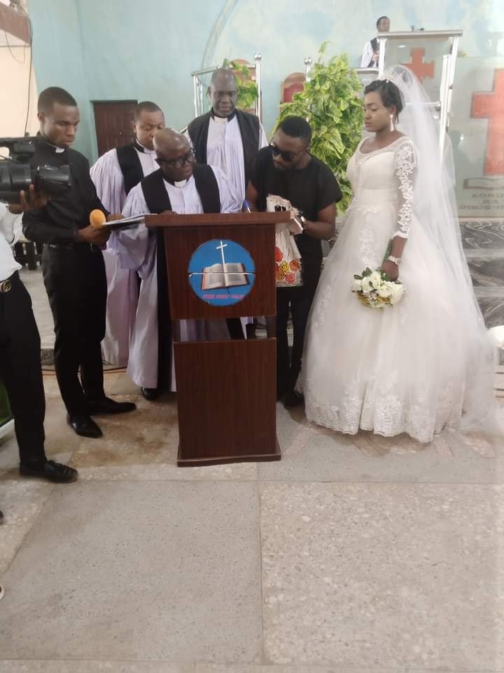 (Photos)"Opinions about my simple outfit does not define how our marriage would be" - Nigerian man who wore jeans and Dashiki shirt to his wedding says 15