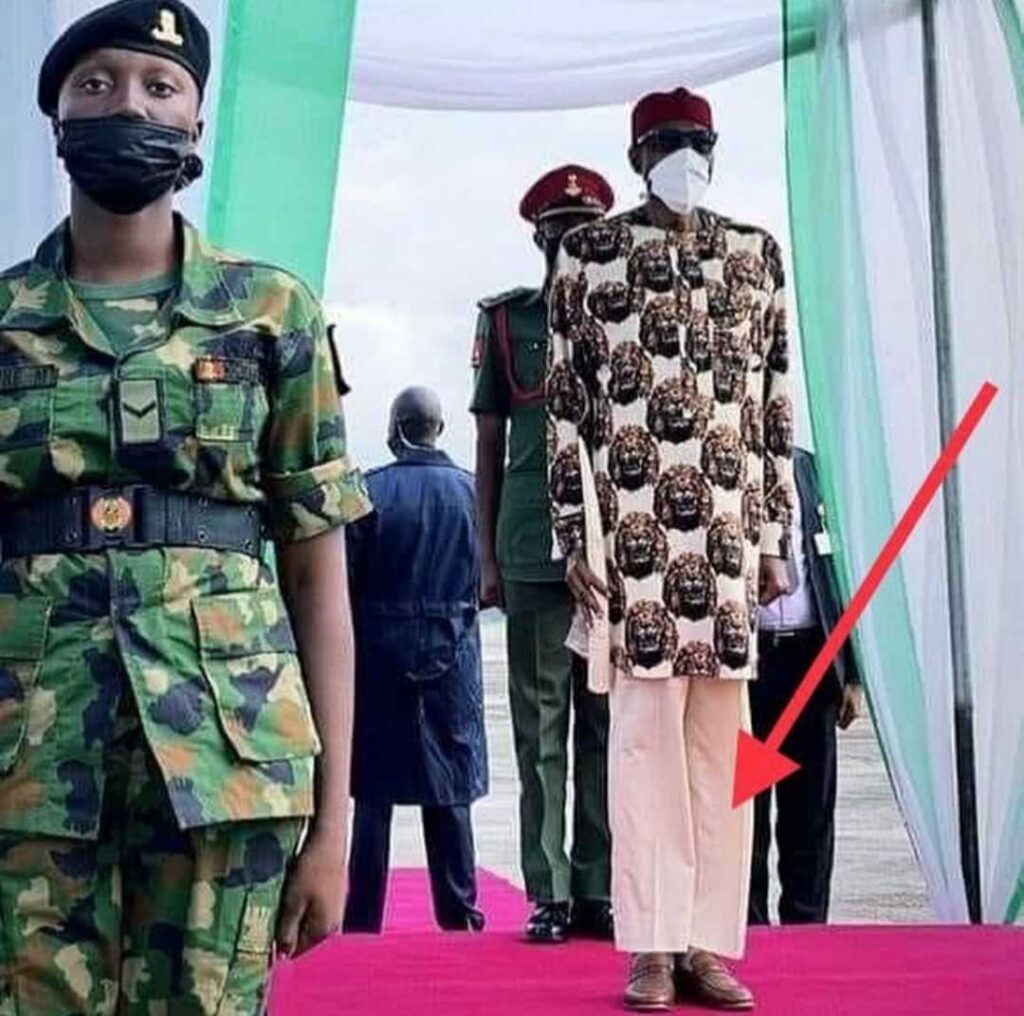 ''Even prisoners wear better trousers''- Reno Omokri trolls President Buhari over the trouser he wore to Imo (photo) 4