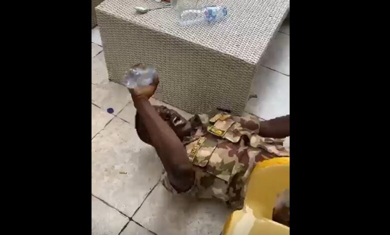 VIDEO: Watch Nigerian Soldier screaming & yelling 'La ilaha illa Allah' while rolling on the floor after allegedly taking 'Colorado' 1 VIDEO: Watch Nigerian Soldier screaming & yelling 'La ilaha illa Allah' while rolling on the floor after allegedly taking 'Colorado' 1