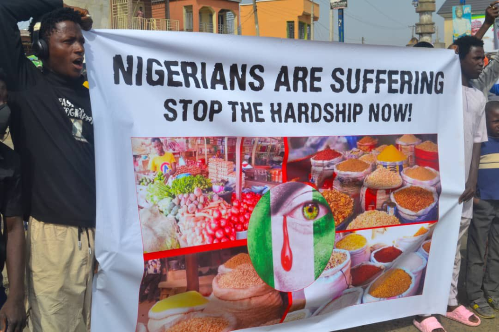 Youths Protest Food Price Hike in Suleja 6