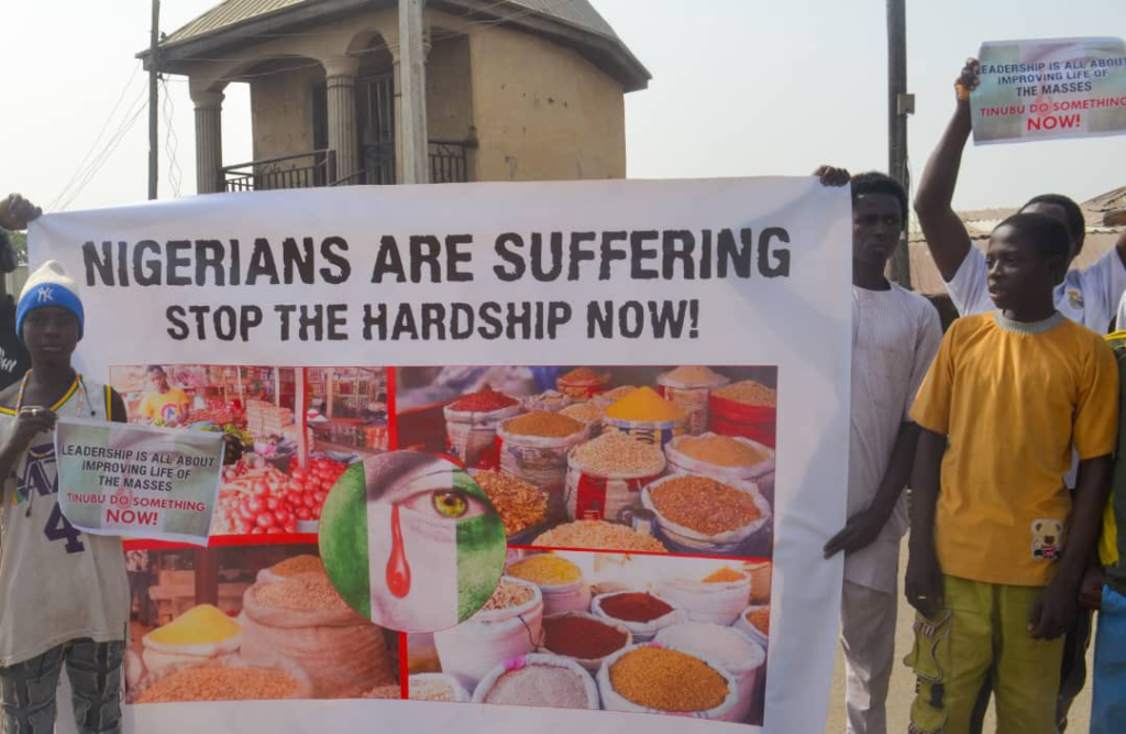 Youths Protest Food Price Hike in Suleja 7