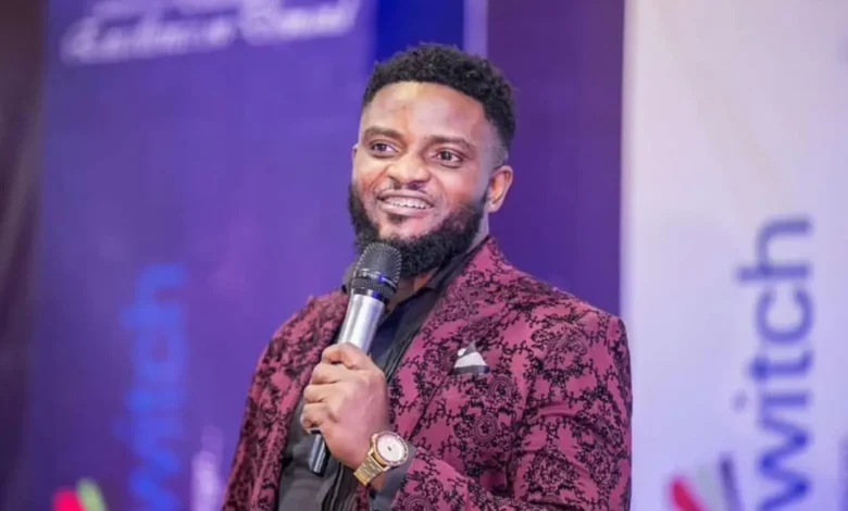 Photo of I have been receiving threats for defending claims that Lagos is smelling – Comedian Acapella