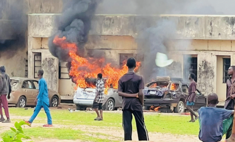 Emir’s Palace, NDLEA office set ablaze as residents protest in Kwara state 1 Emir’s Palace, NDLEA office set ablaze as residents protest in Kwara state 1