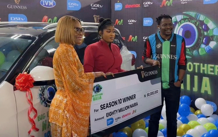 Photo of BBNaija season 10 winner Imisi receives N80m cash prize, SUV