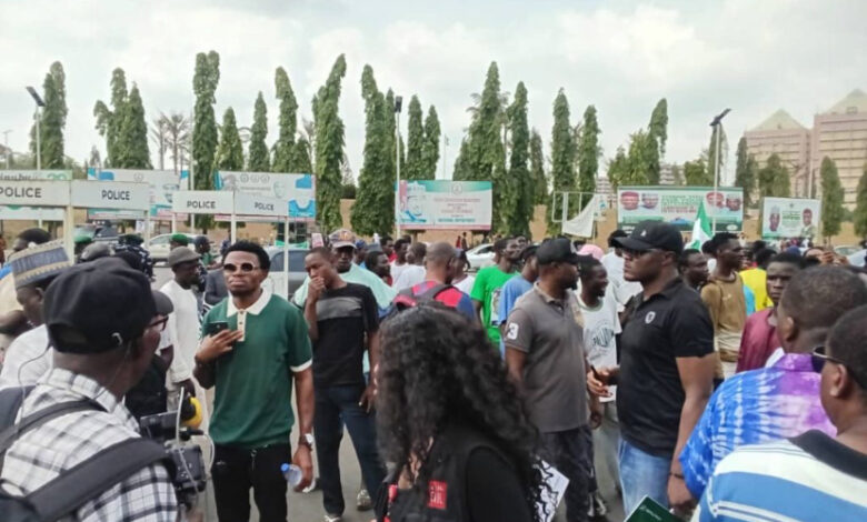 Protesters Storm National Assembly for Second Day Over Election Bill 1