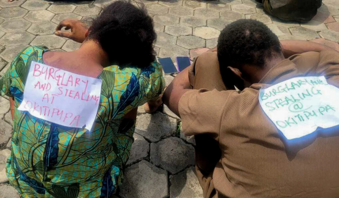 Amotekun arrested a couple over burglary at former Speaker Jumoke Akindele’s home in Ondo, recovering seven stolen phones. 1