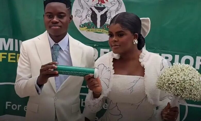 Peller, Jarvis exchange wedding vows at court ceremony 1 Peller, Jarvis exchange wedding vows at court ceremony 1