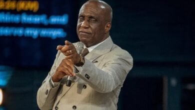 Photo of ‘Don’t give your offering here’ – Pastor Ibiyeomie tells Yahoo boys