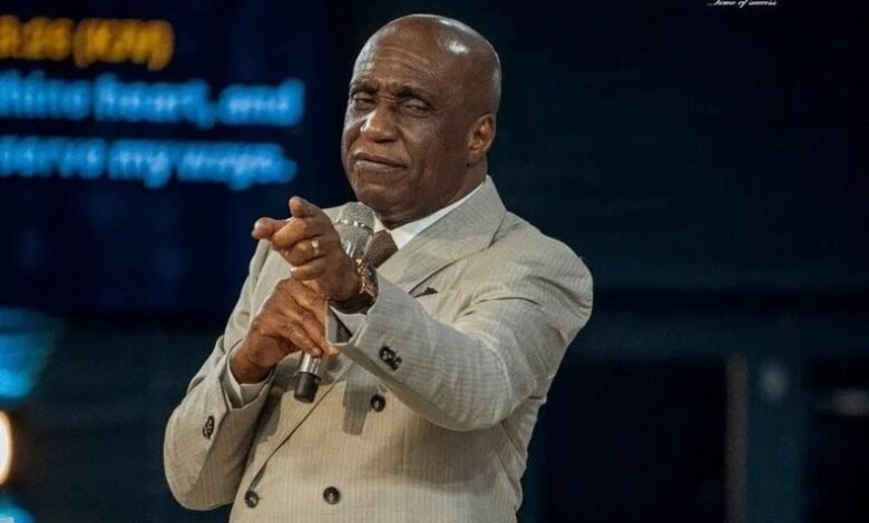 ‘Don’t give your offering here’ – Pastor Ibiyeomie tells Yahoo boys 3 Photo of ‘Don’t give your offering here’ – Pastor Ibiyeomie tells Yahoo boys