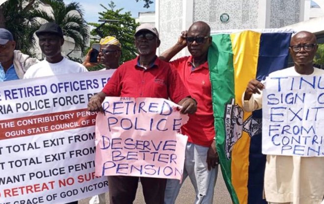 “Nigerians, Please Show Us Love" - Retired Policemen Lament Poor Welfare, Beg Tinubu Govt To Exit Force From PENCOM 1 “Nigerians, Please Show Us Love" - Retired Policemen Lament Poor Welfare, Beg Tinubu Govt To Exit Force From PENCOM 1